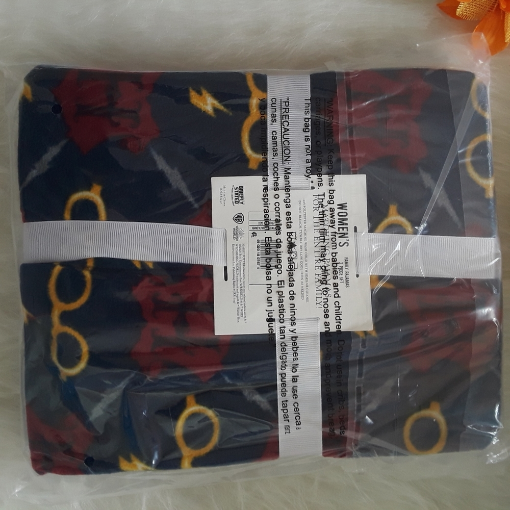 NWT Harry Potter Ladies Pajamas 2 piece Se… - Picture 4 of 5